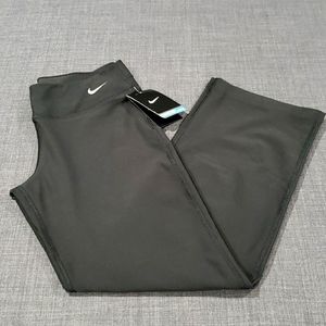 *SOLD* NWT Nike Girls Training Pants